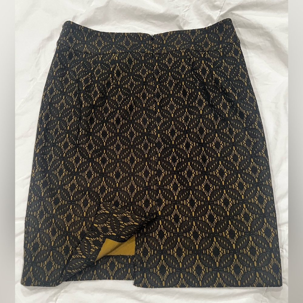 Ann Taylor LOFT skirt size 6 - Picture 2 of 4